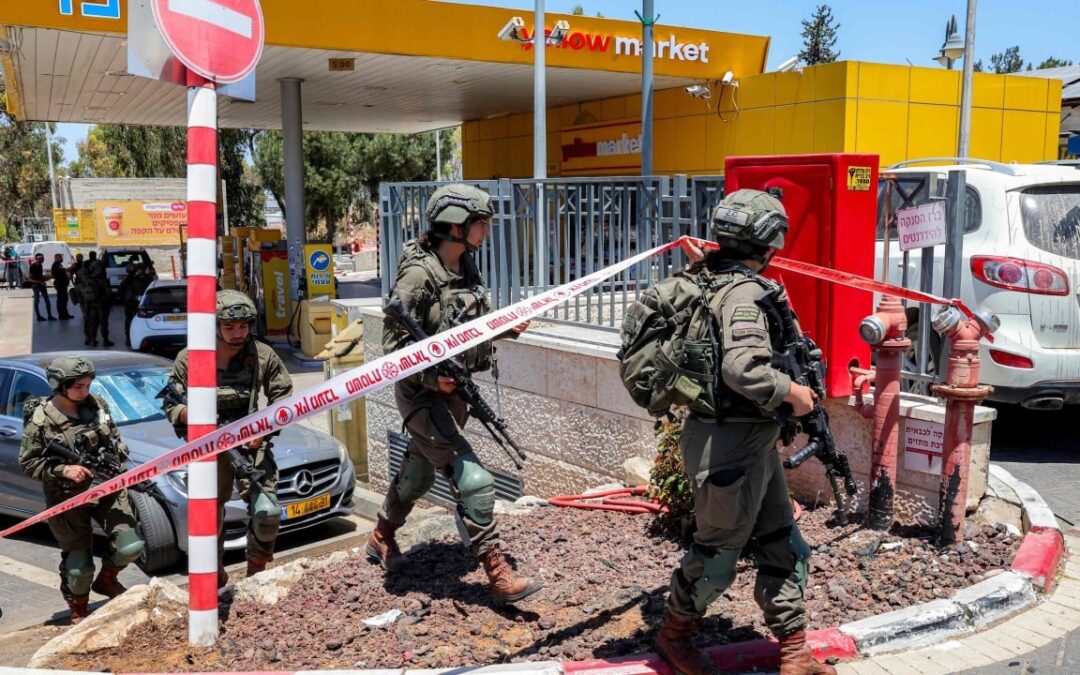 Arab attacker opens fire in central Israel, killing 1 and wounding 5