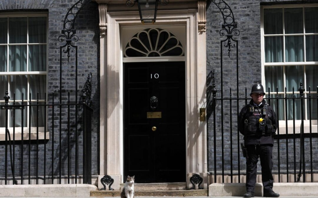 Rival confirms he will challenge Starmer to be UK prime minister