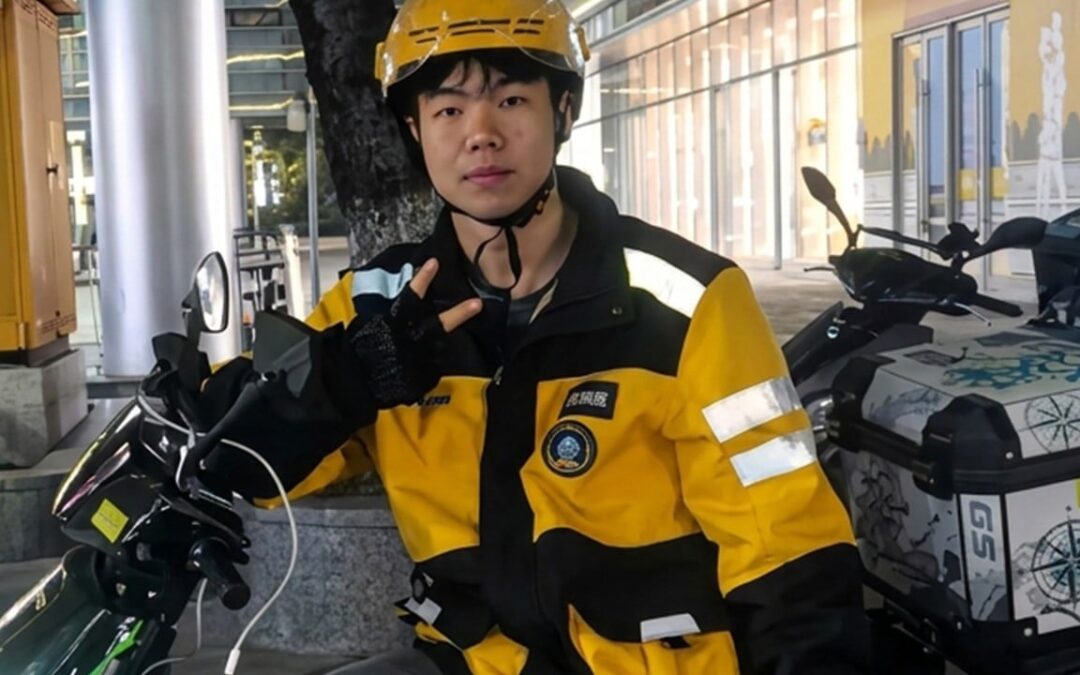 Heroic Chinese delivery rider dies saving others; final wish was to buy dad a car