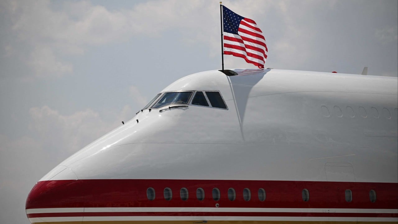Trump unexpectedly switches back to old Air Force One, sidelining Qatari jet