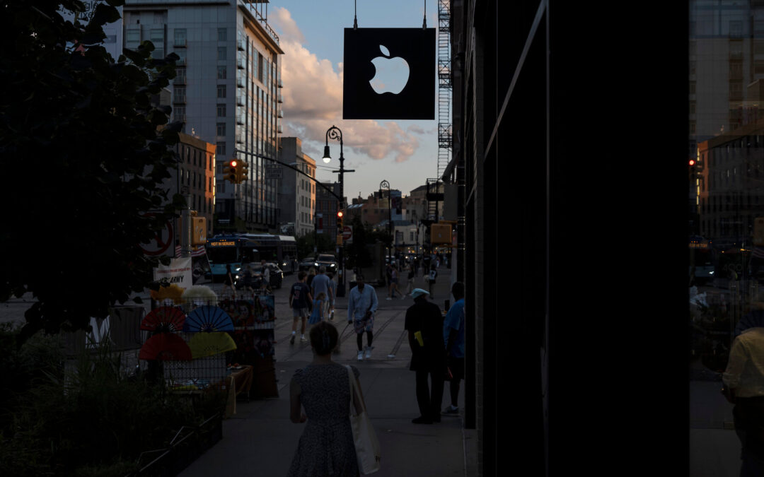 Judge Dismisses Suit Accusing Apple of Failing to Limit Child Sex Abuse Material