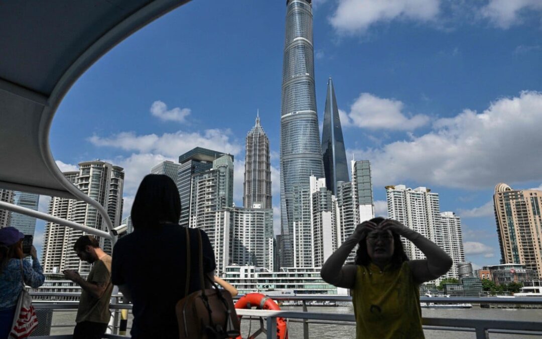 Chinese investors rush into private funds, pouring US$1.2 trillion into securities