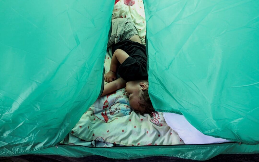 Quake-hit Venezuela faces looming health threats as survivors crowd shelters