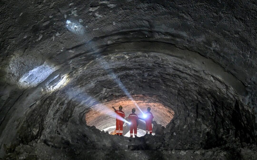 China completes first high-speed rail tunnel under the Yangtze River