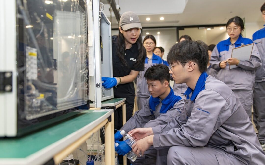 China’s technical schools offer both hope and despair for jobless university graduates