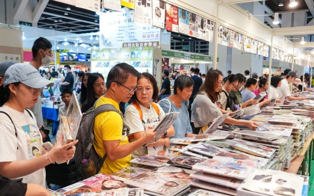 Browsers outnumber buyers at Hong Kong Book Fair as sales fall