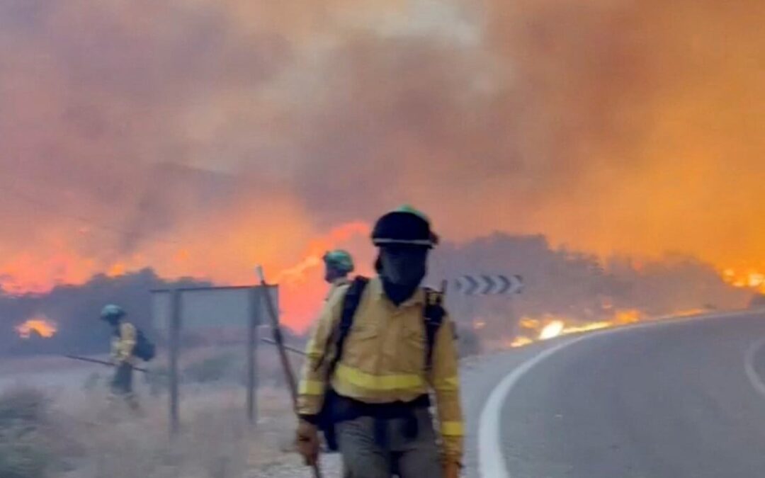 11 dead, 19 missing as Spain wildfire roars through village