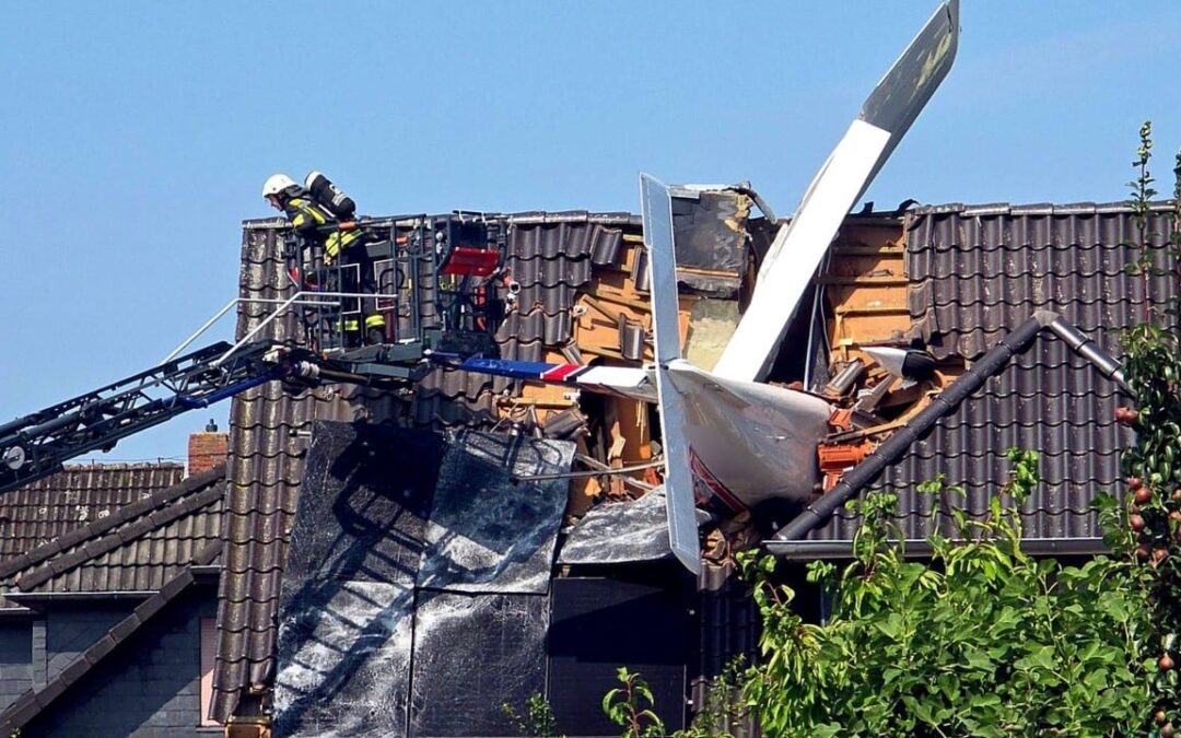 1 dead after small plane crashes into house in Germany