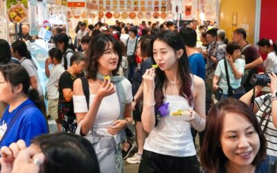 Thousands of bargain hunters descend on Hong Kong’s Food Expo despite heatwave