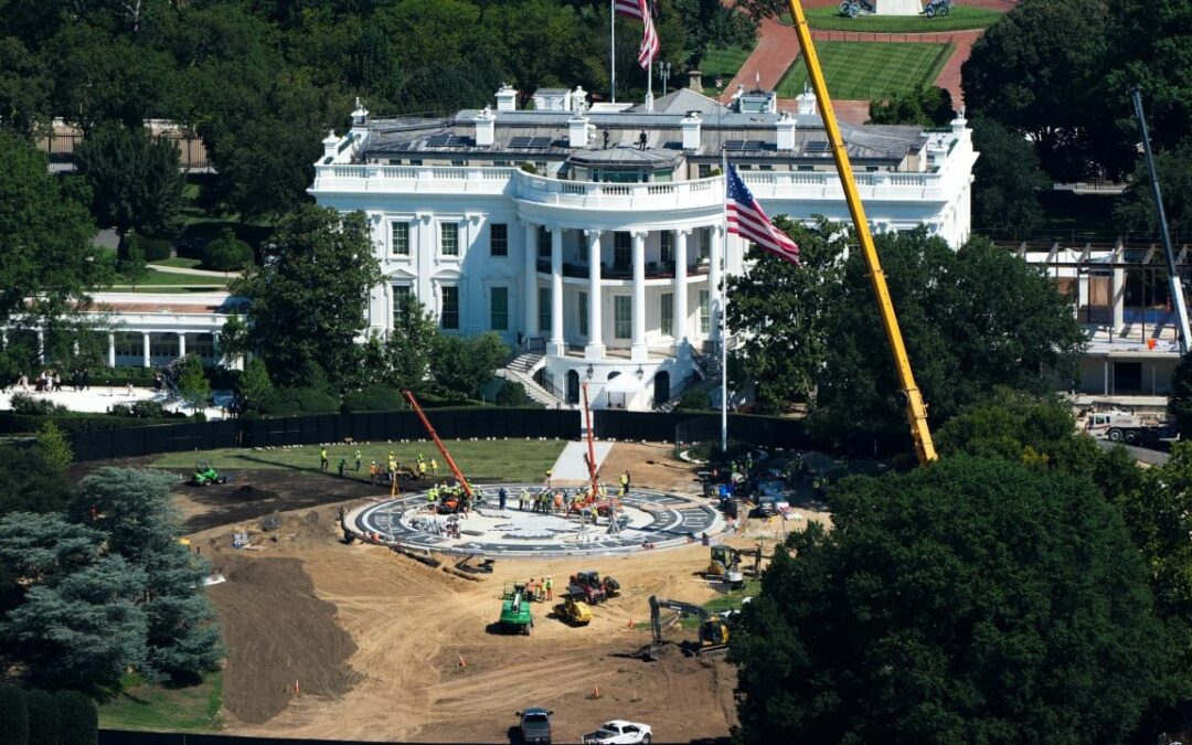 US Supreme Court lets Trump continue work on White House ballroom for now