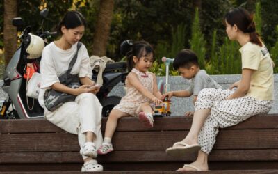 Is China’s party newspaper carrying more stories highlighting women’s role as mothers?
