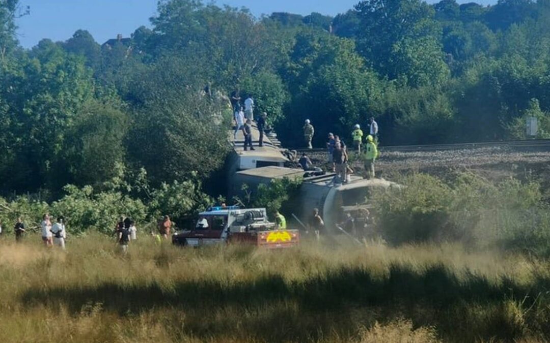11 injured, as UK train derails and carriages flip