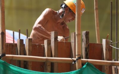 Hong Kong needs clearer framework for handling high heat on work sites