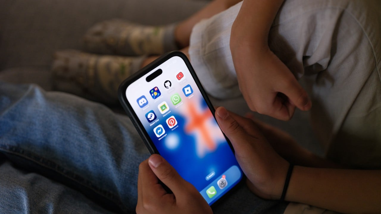 New Zealand plans social media ban for under-16s backed by big fines