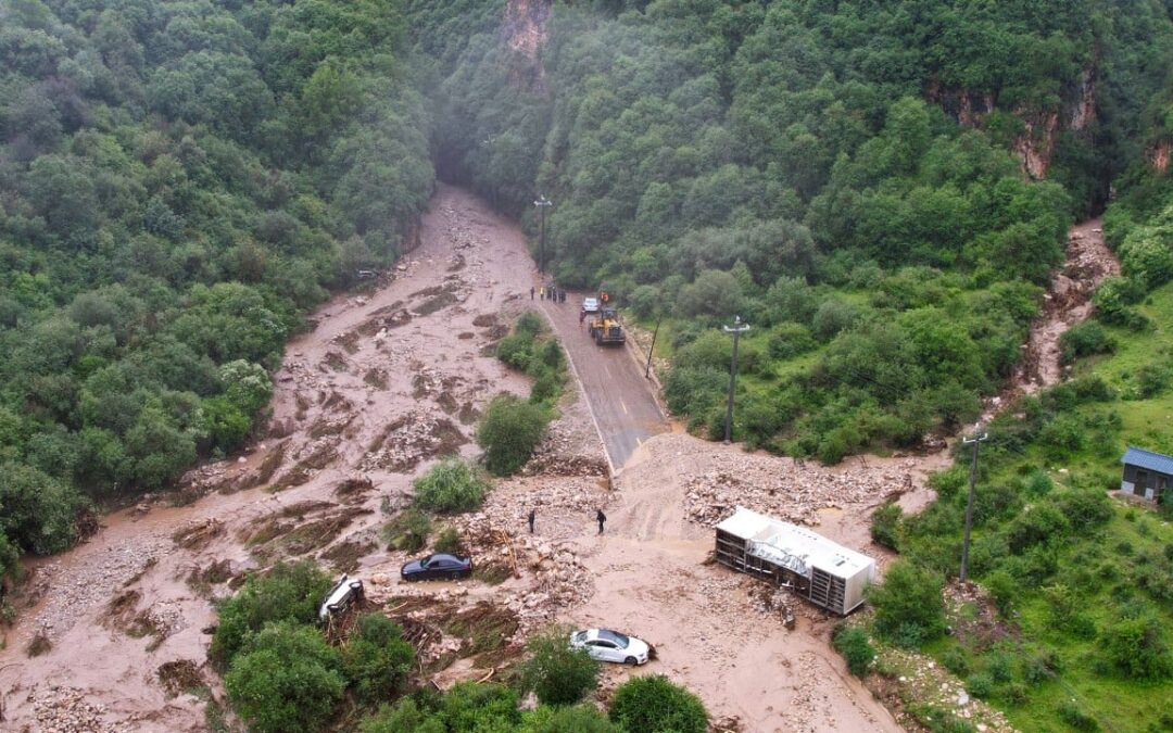 China floods: large parts of country remain on alert as Gansu province death toll rises
