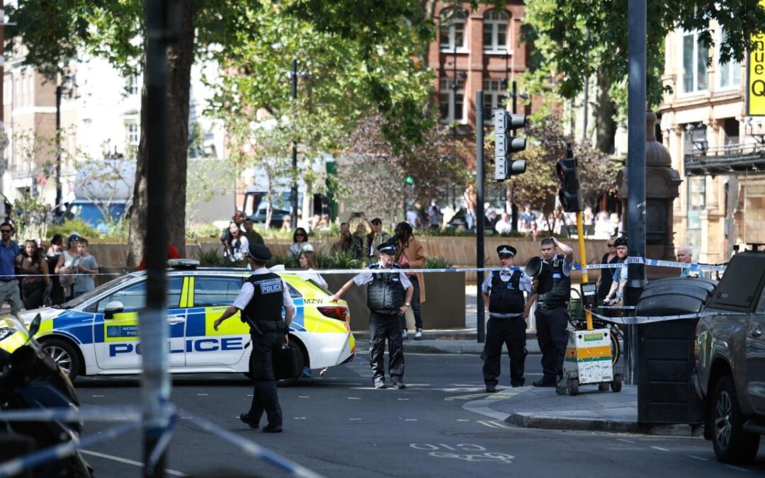 Woman arrested by UK police after 4 men stabbed in London’s Covent Garden