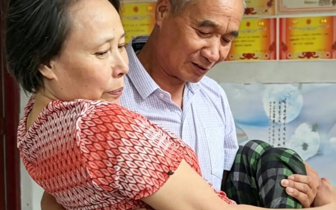 ‘Happiest person’: Chinese husband dedicates 25 years to caring for severely paraplegic wife