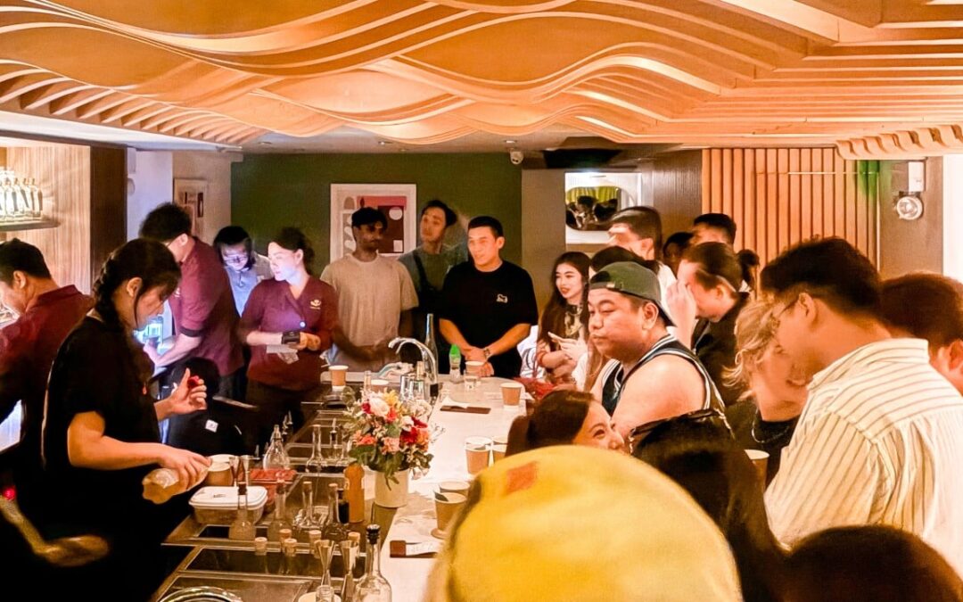 Central bar packed as Hongkongers aim to raise HK$50,000 for Nepal flood relief