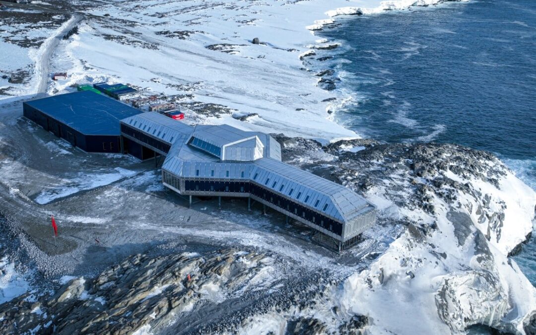 China is working towards 100% renewable power at its Antarctic bases by 2035