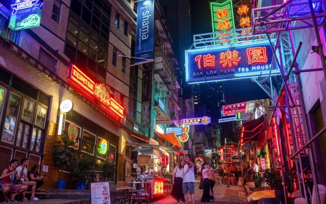 Actor Henry Cavill draws crowds as neon-lit set evokes memories of old Hong Kong