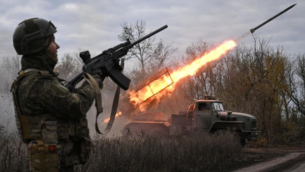 Russian Forces Foil Breakout Attempt by Encircled Ukrainian Troops