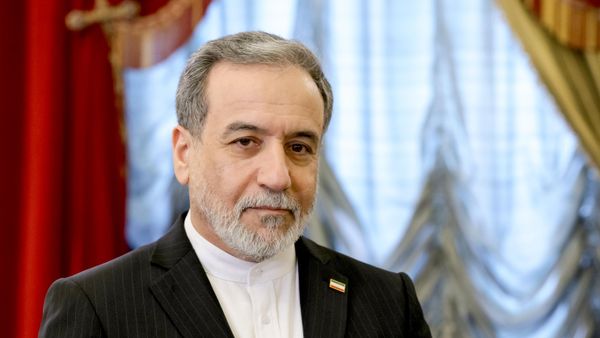 Iran Offers 7-Day Hormuz Reopening Plan to US — Araghchi