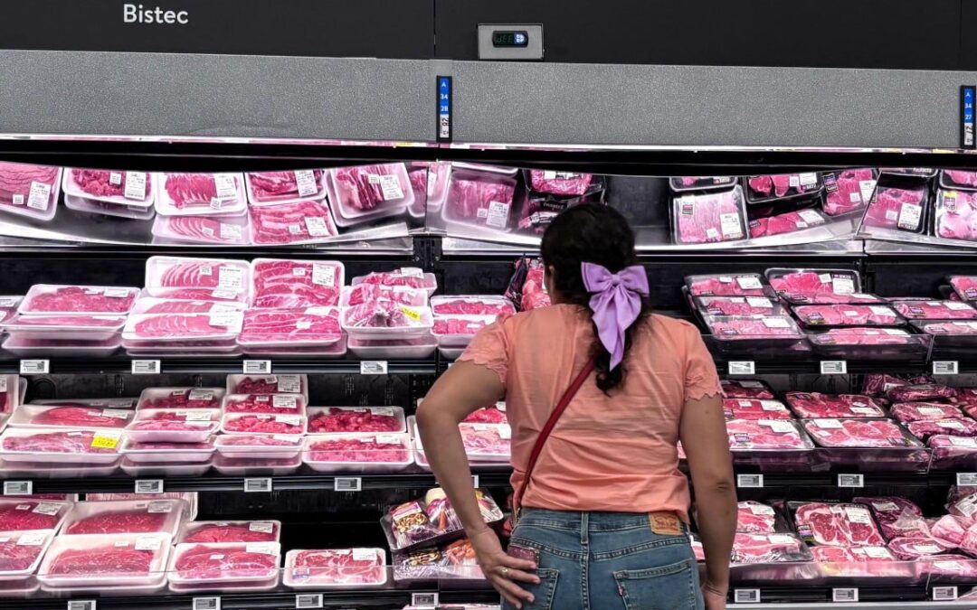 US consumer confidence sinks to 12-year low over inflation, stagnant wages