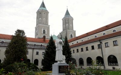 Knifeman kills priest, injures 4 in attack at Polish abbey