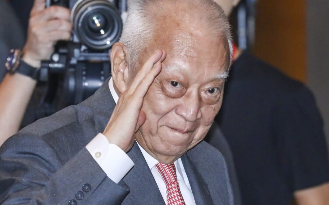 Mainland Chinese pay tribute to Tung Chee-hwa for opening door to Hong Kong