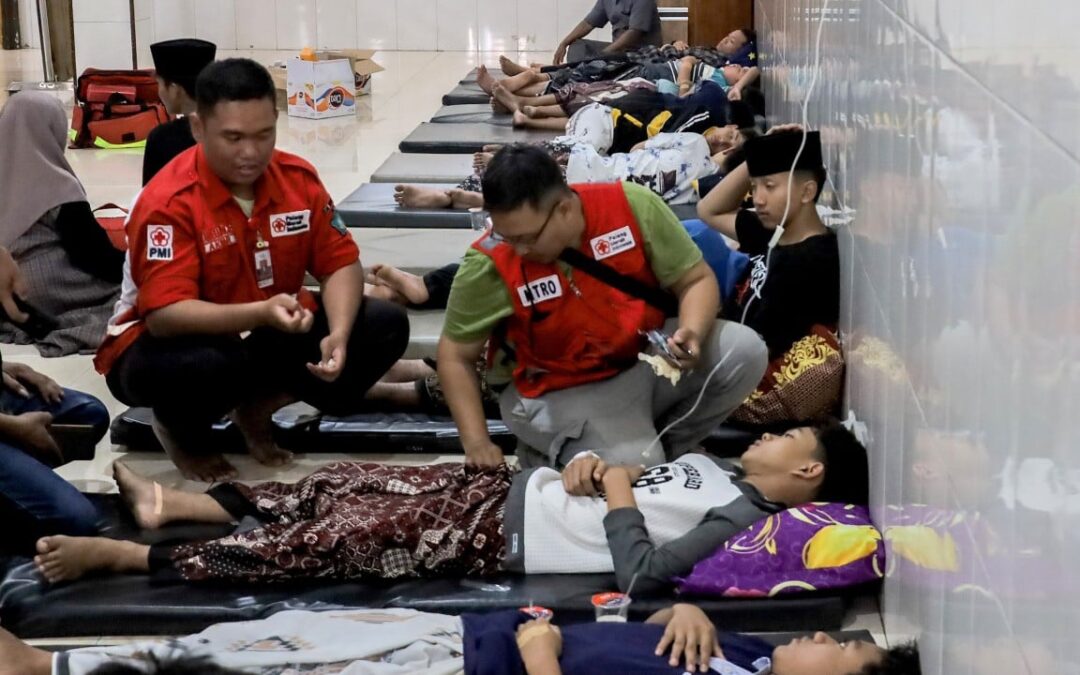 Above 1,700 Indonesians get food poisoning after eating state-issued free meals
