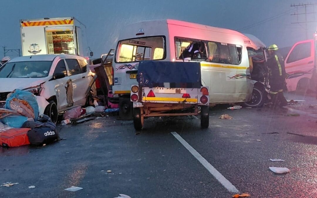 South Africa road accident kills at least 21 people