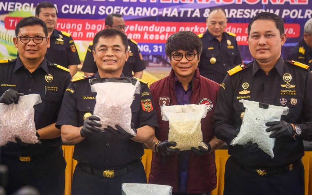 Malaysia arrests 6 over drugs supplied to pilot caught with Ecstasy pills in Jakarta