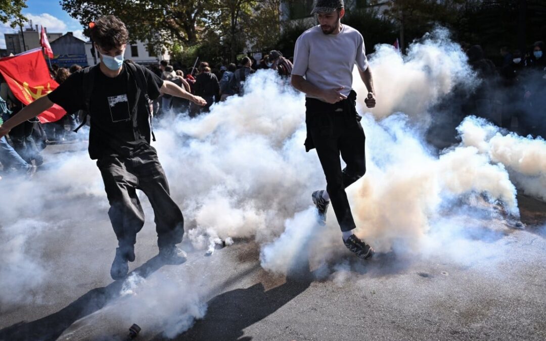 French school protests spread as fires, blockades deepen unrest