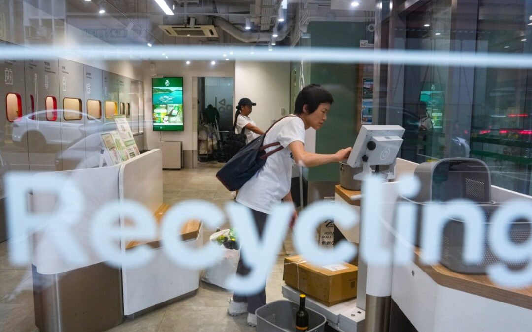 Hong Kong to expand community recycling after shelving waste-charging scheme