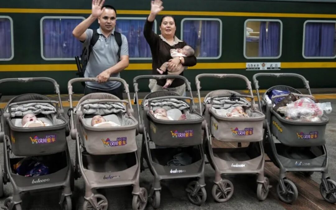 Strangers and railway staff help Chinese couple bring quintuplets home by train