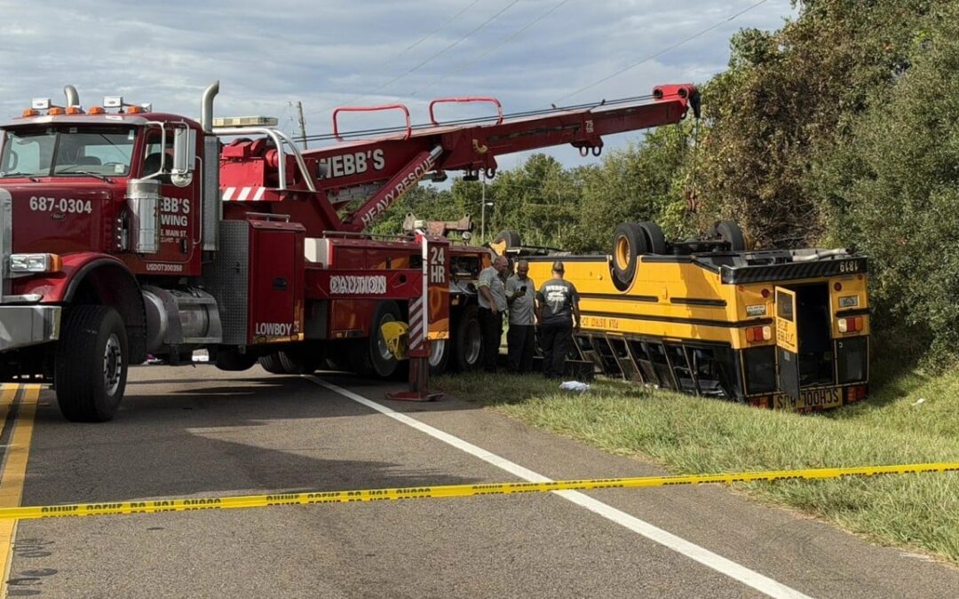 2 killed, including student, in ‘horrific’ school bus crash in Florida