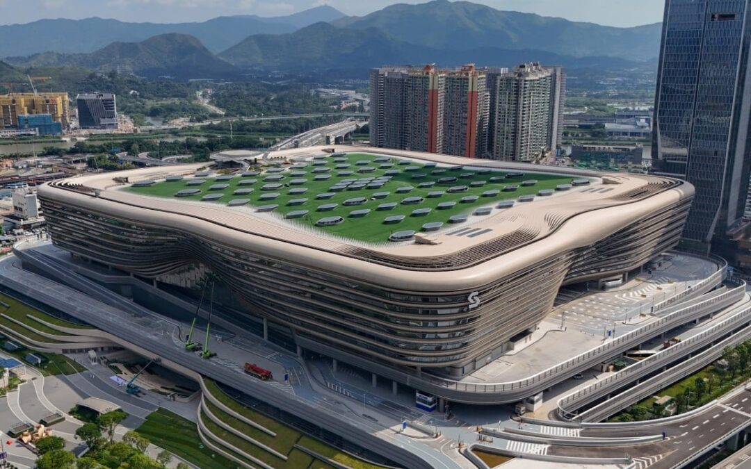 Travel agencies tout Huanggang Port tours, but security chief urges later visits