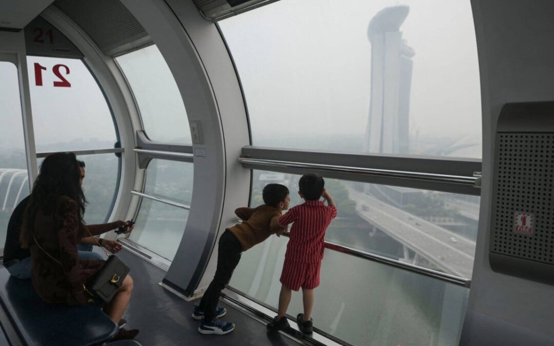 Haze-hit Singapore parents call for Hong Kong-style school air con