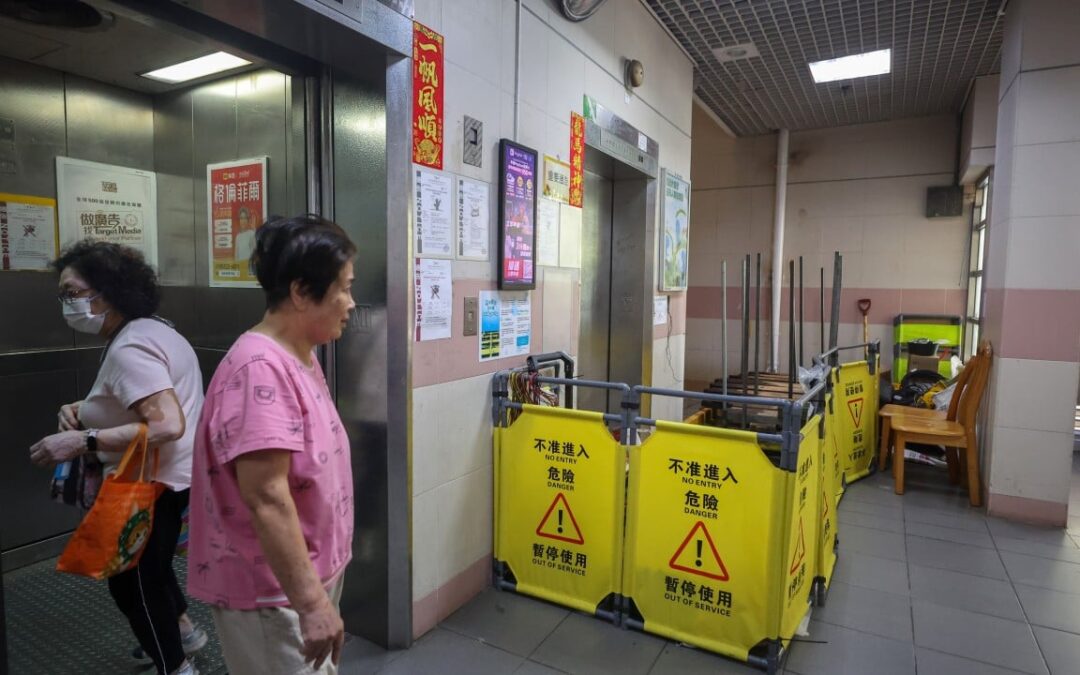 Hong Kong orders lift contractors to review doors installed over past 10 years