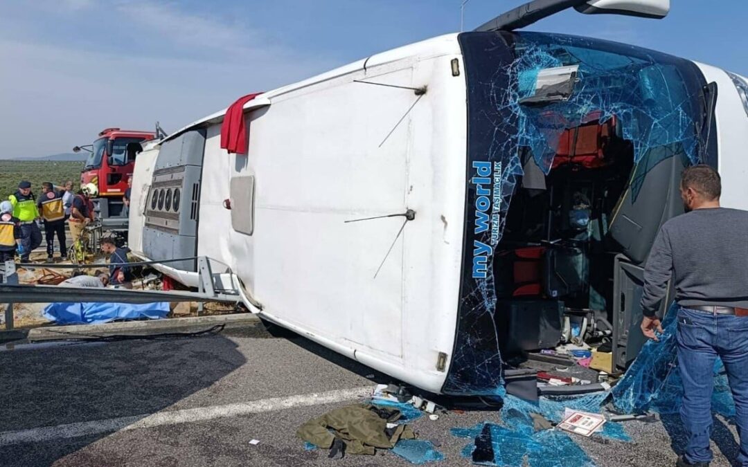 11 dead, 27 injured after coach crashes into lorry in western Turkey, officials say
