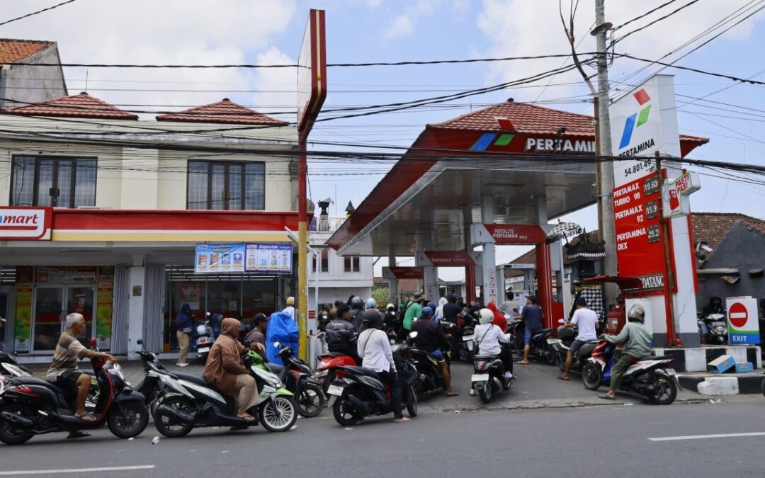 Indonesia cuts gas to Singapore amid Borneo, Sumatra wildfire haze